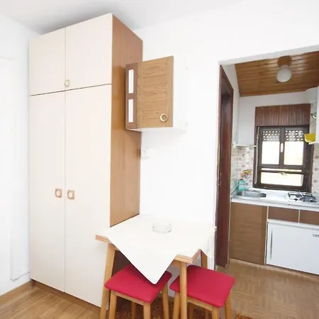 With A Parking Space Murter - 5103 *