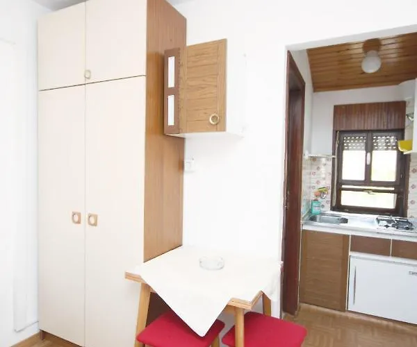 With A Parking Space Murter - 5103 *