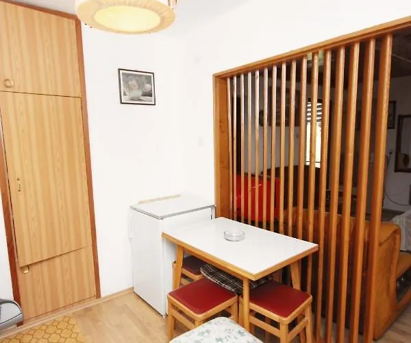 With A Parking Space Murter - 5103 *