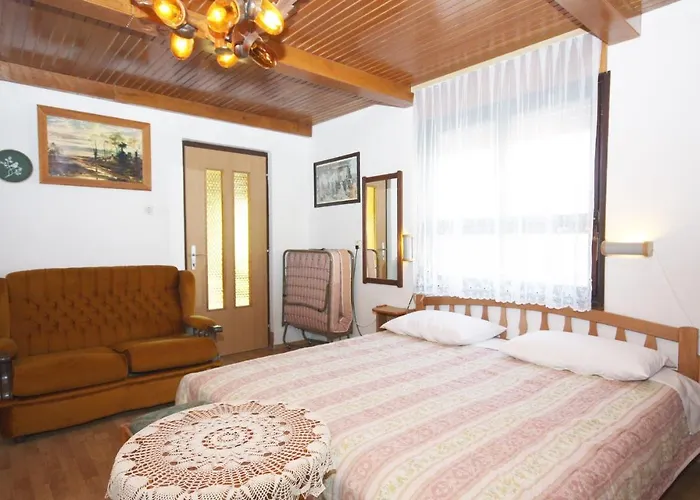 With A Parking Space Murter - 5103 *